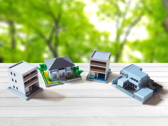 4つの家の模型